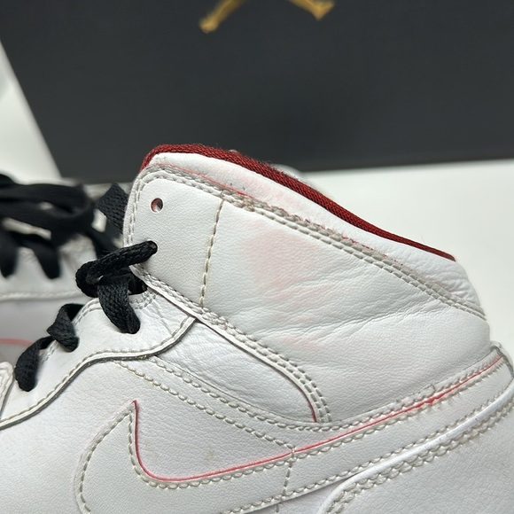 Air Jordan 1 Mid Sneakers Shoes Leather Retro White Red Black Size 7 Youth - Picture 7 of 12